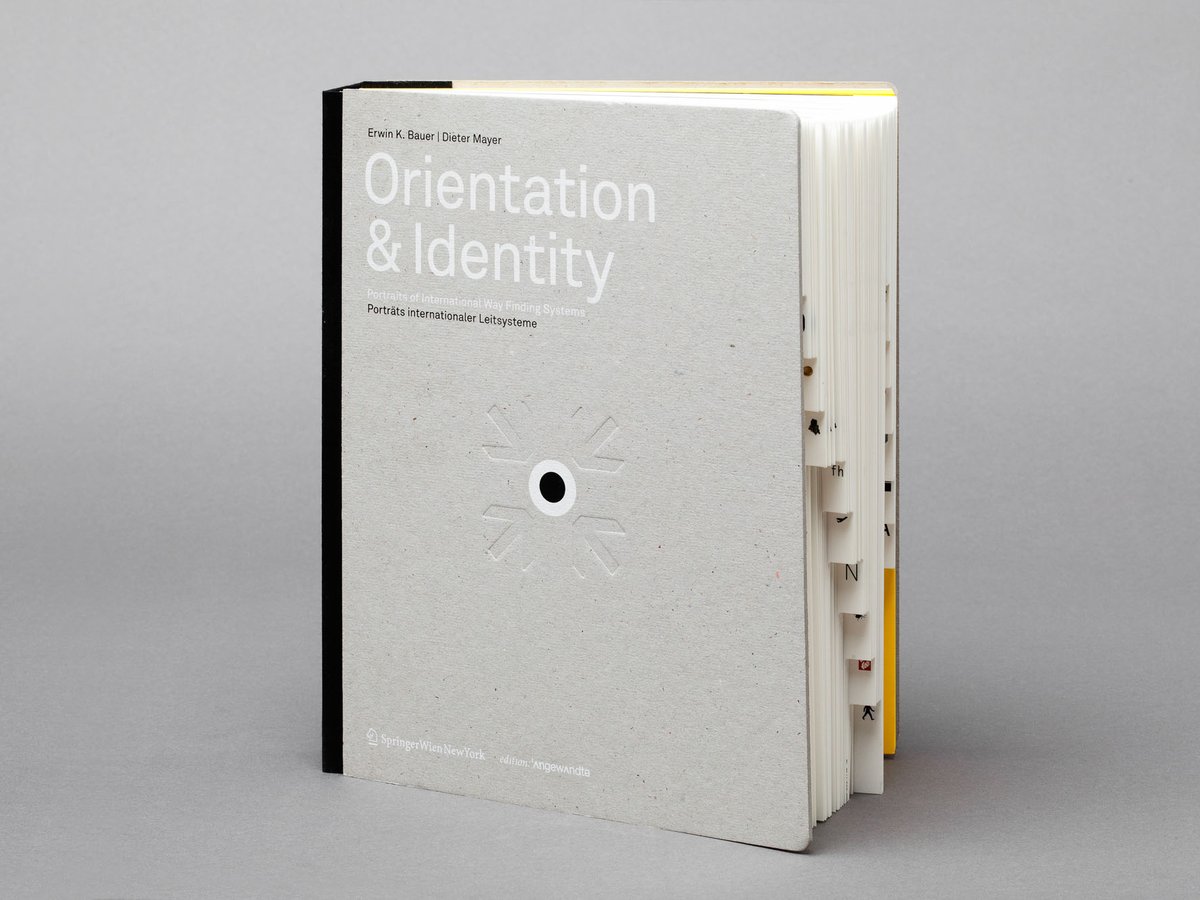 Buch_stehend.jpg